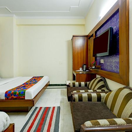Hotel Star Paradise New Delhi Exterior photo